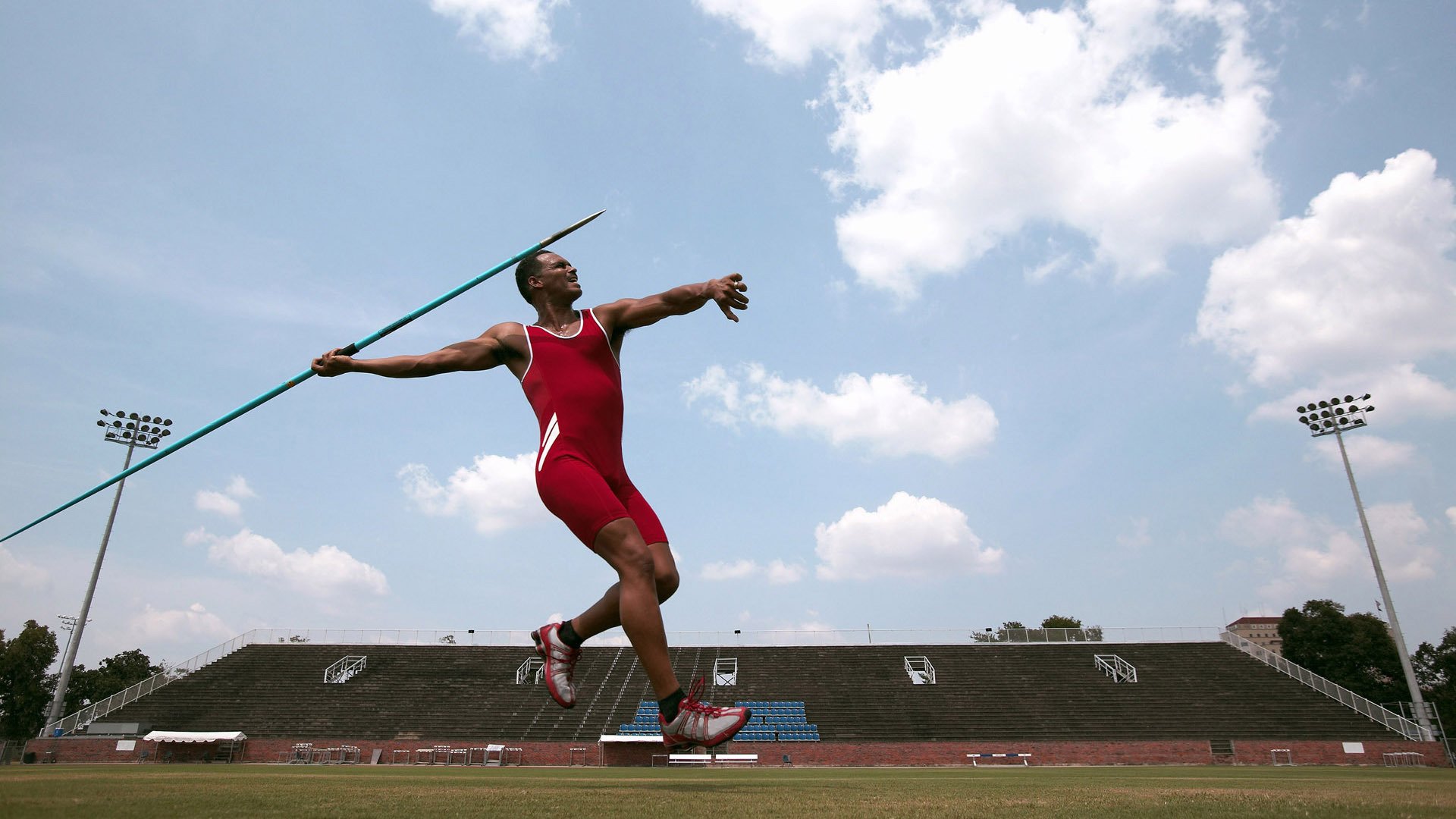 男子400混美队新星首度夺金，美国男子四百米名将